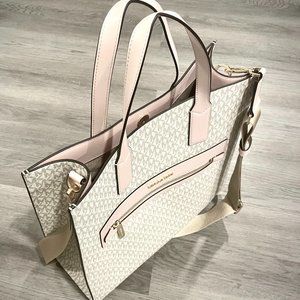 $220 OFF! Never-Used Michael Kors Kenley Large Logo Tote Bag